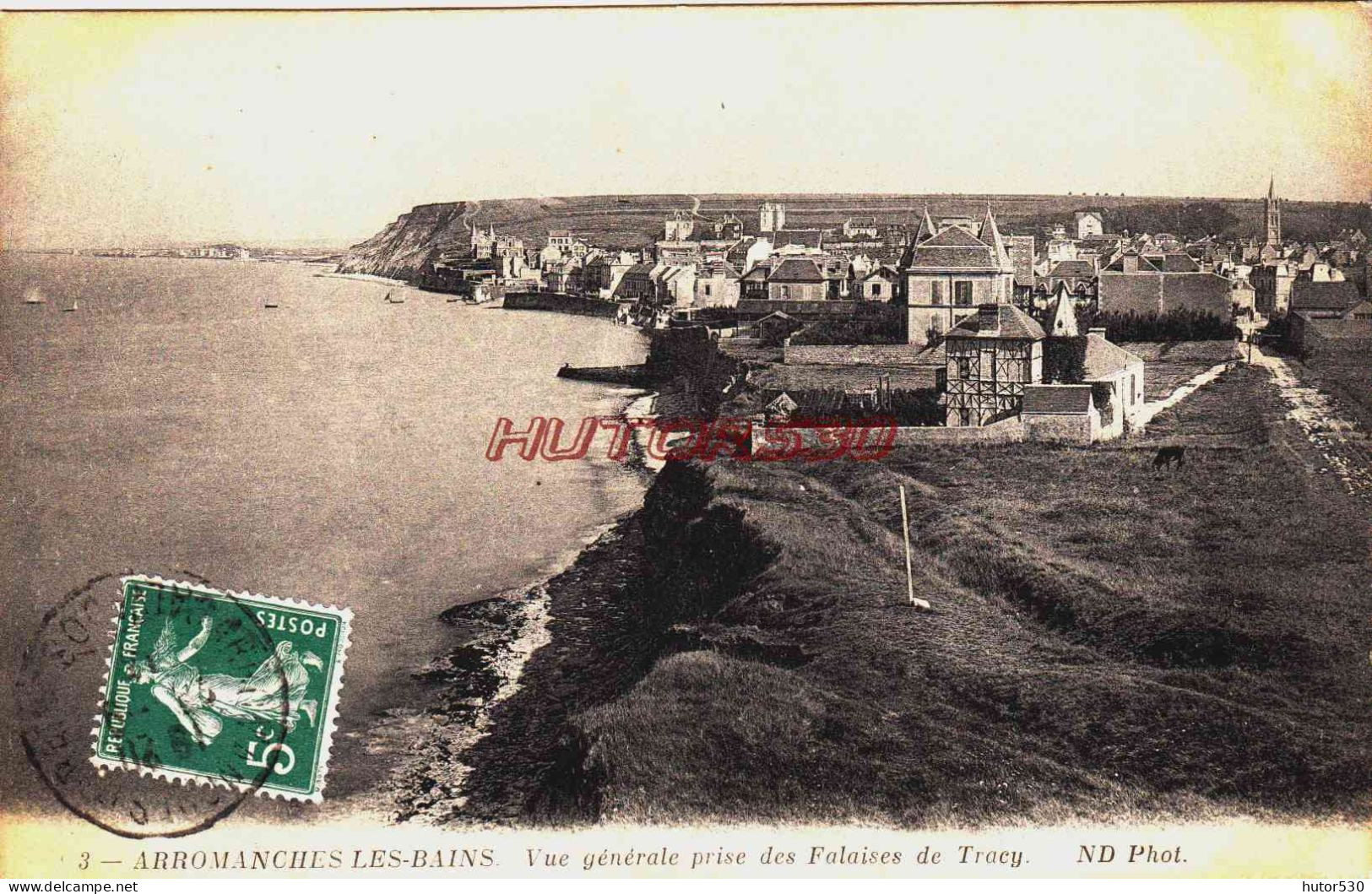 CPA ARROMANCHES - CALVADOS - VUE GENERALE PRISE DES FALAISES DE TRACY - Arromanches