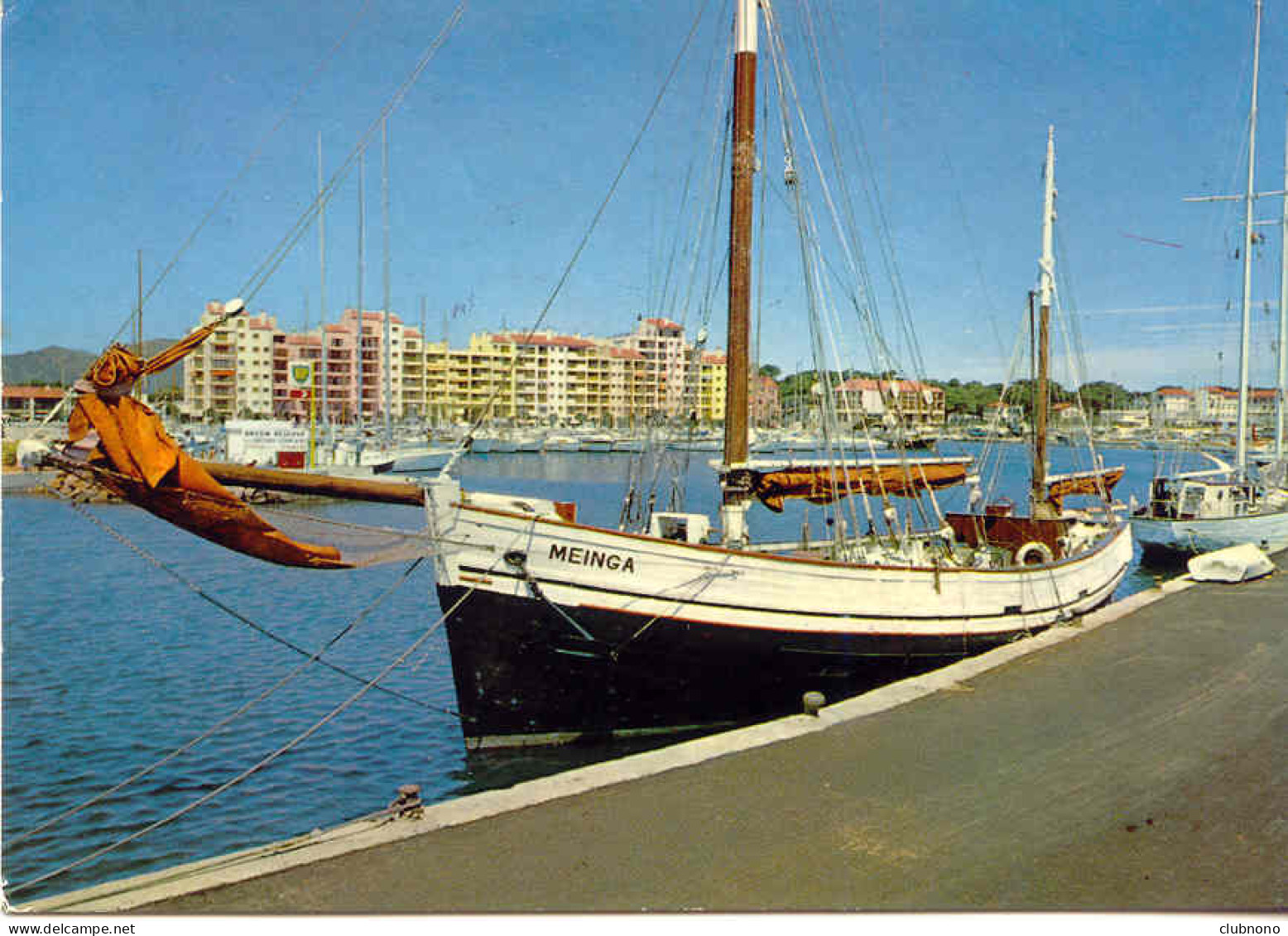 CPSM - HYERES - LE PORT DE PLAISANCE - Hyeres