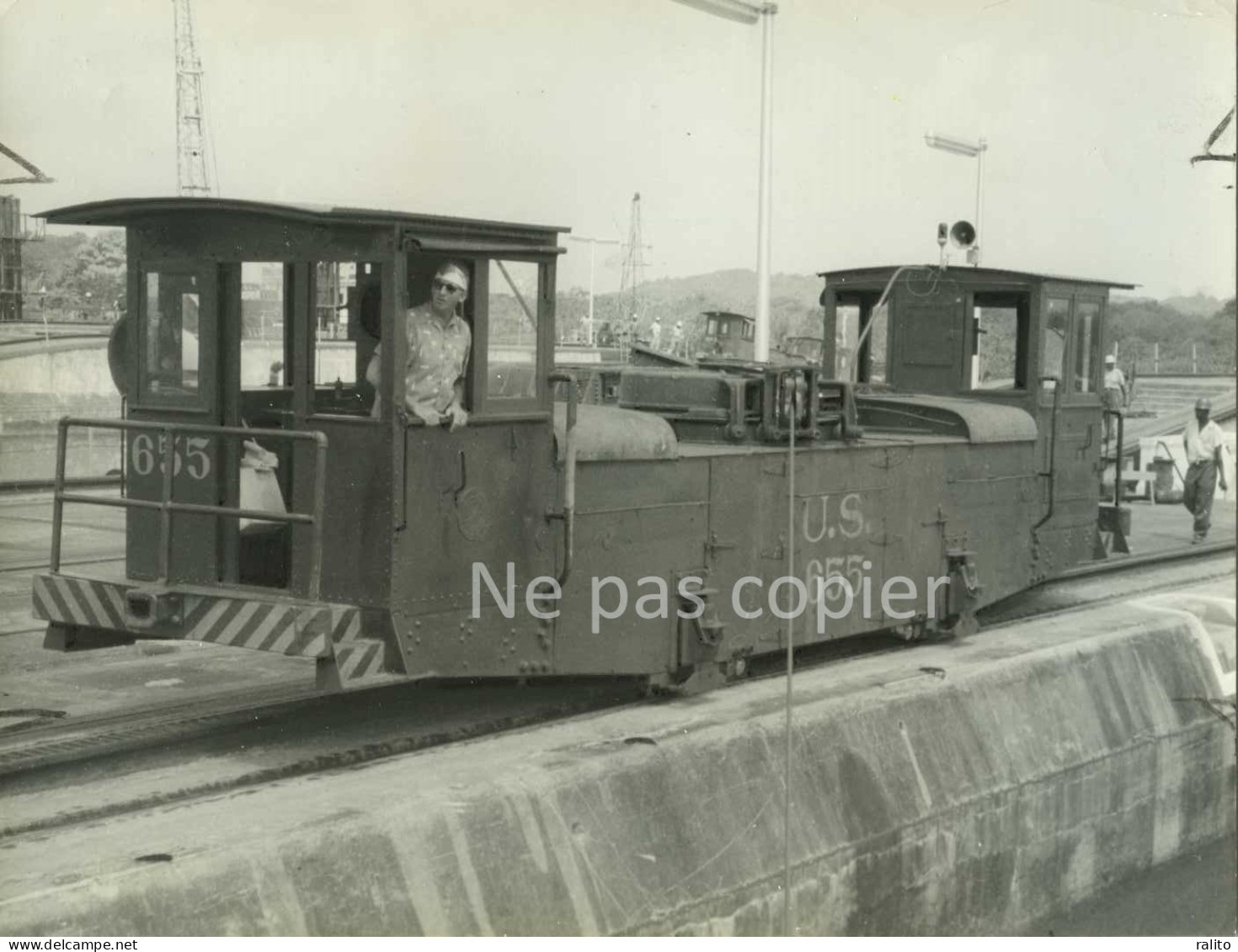 PANAMA Vers 1960 Une Locomotive Du Canal Photo 18 X 23,9 Cm Par Victor Borlandelli - Places
