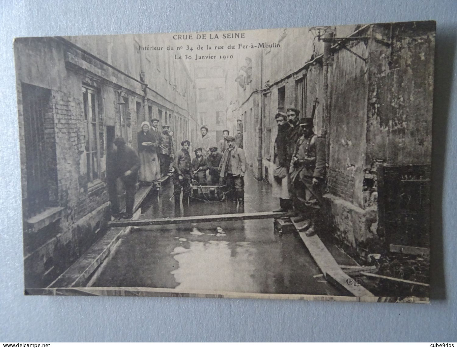 CPA PARIS-  CRUE DE LA SEINE. INTERIEUR DU N° 34  DE LA RUE DU  FER-à-MOULIN. - Paris Flood, 1910