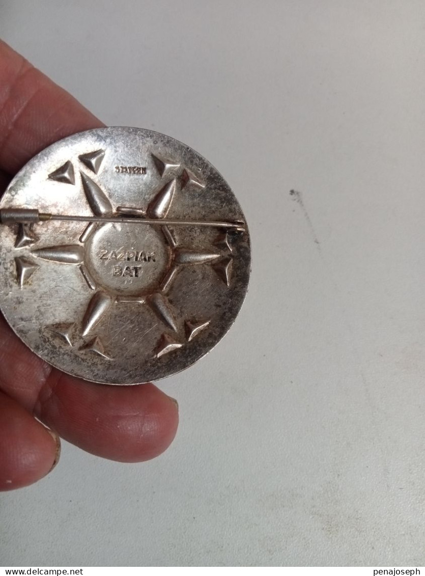 Broche Ancienne  Zazpia Kbat Diamètre 5 Cm - Spille