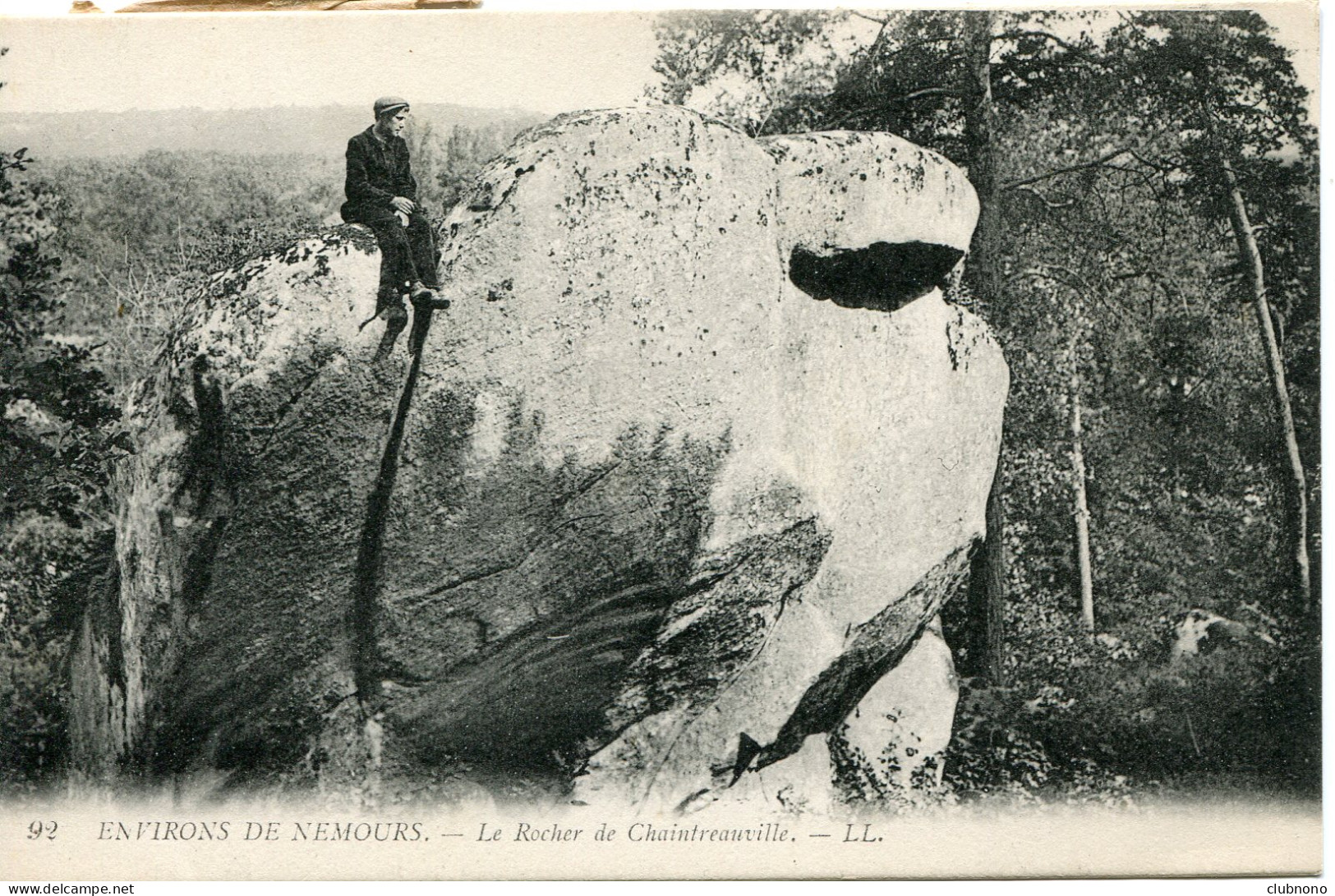 CPA -  NEMOURS  (ENV.) -  LE ROCHER DE CHAINTREAUVILLE - Nemours