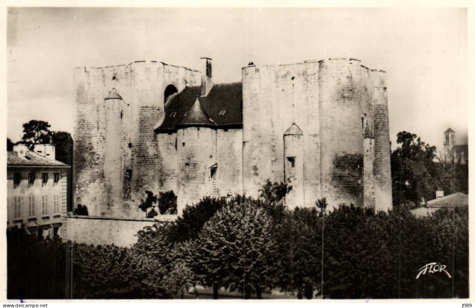 France > [79] Deux-Sèvres > Niort - Le Donjon - Ancien Chateau - 7397 - Niort