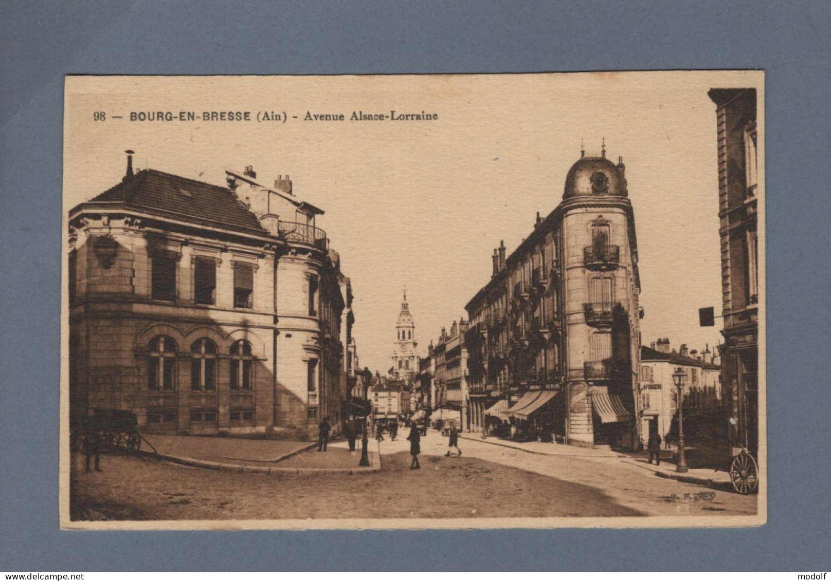 CPA - 01 - Bourg-en-Bresse - Avenue Alsace-Lorraine - Animée - Non Circulée - Sonstige & Ohne Zuordnung