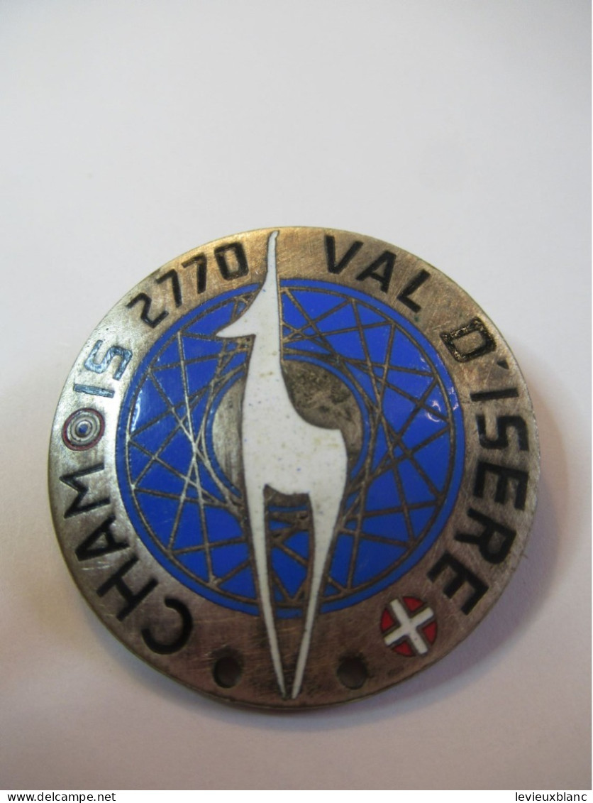 Insigne Sportif Ancien /CHAMOIS/ 2770 VAL D'ISERE /A & V 172 Rue Du Temple  Paris /Vers 1970-80             INS250 - Sports D'hiver