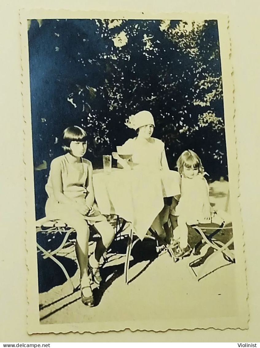 Germany-Three Young Ladies In The Garden-Photo Gowin,Finsterwalde-old Photo - Anonymous Persons