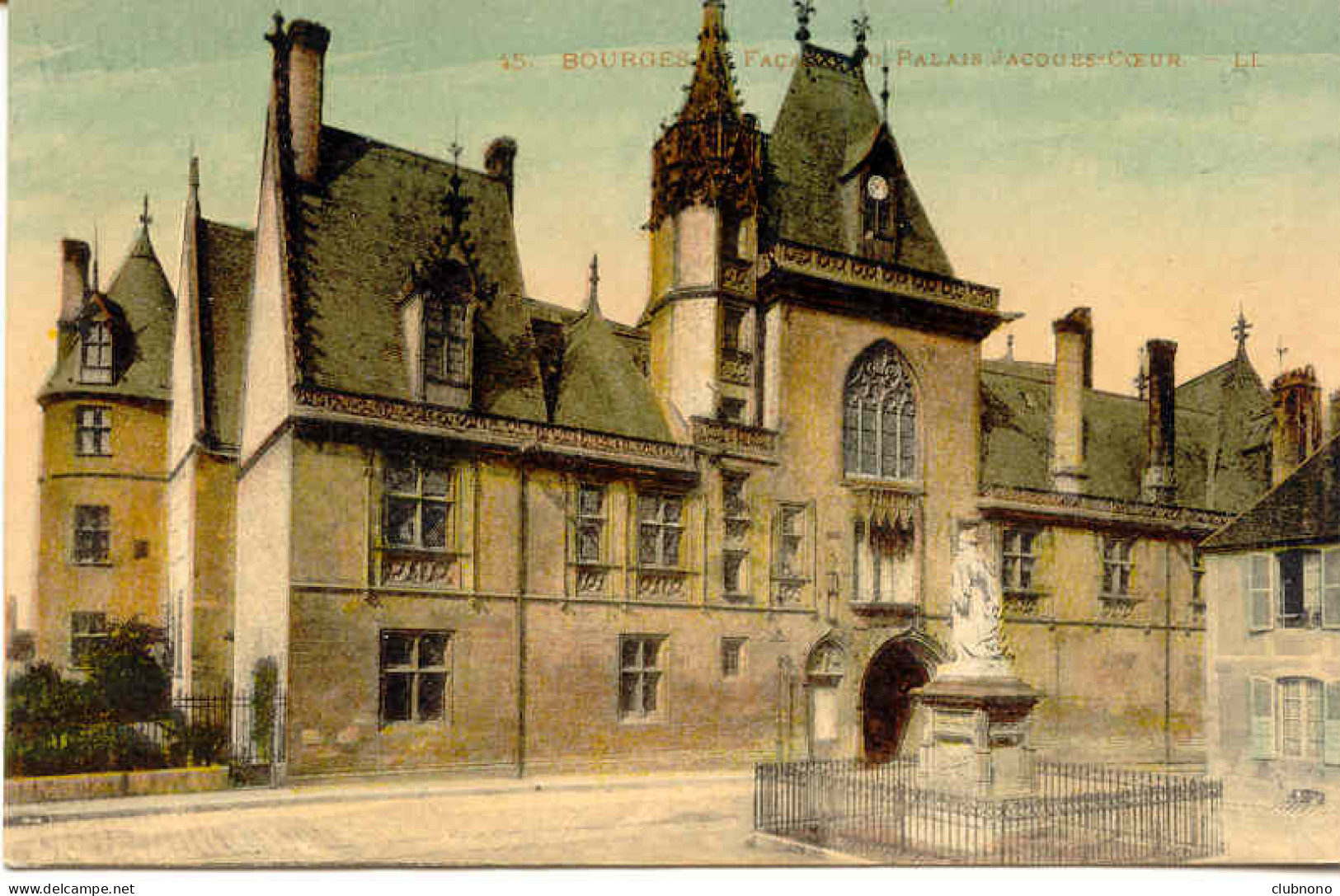 CPA - BOURGES - PALAIS JACQUES COEUR - FACADE (COLORISE) - Bourges