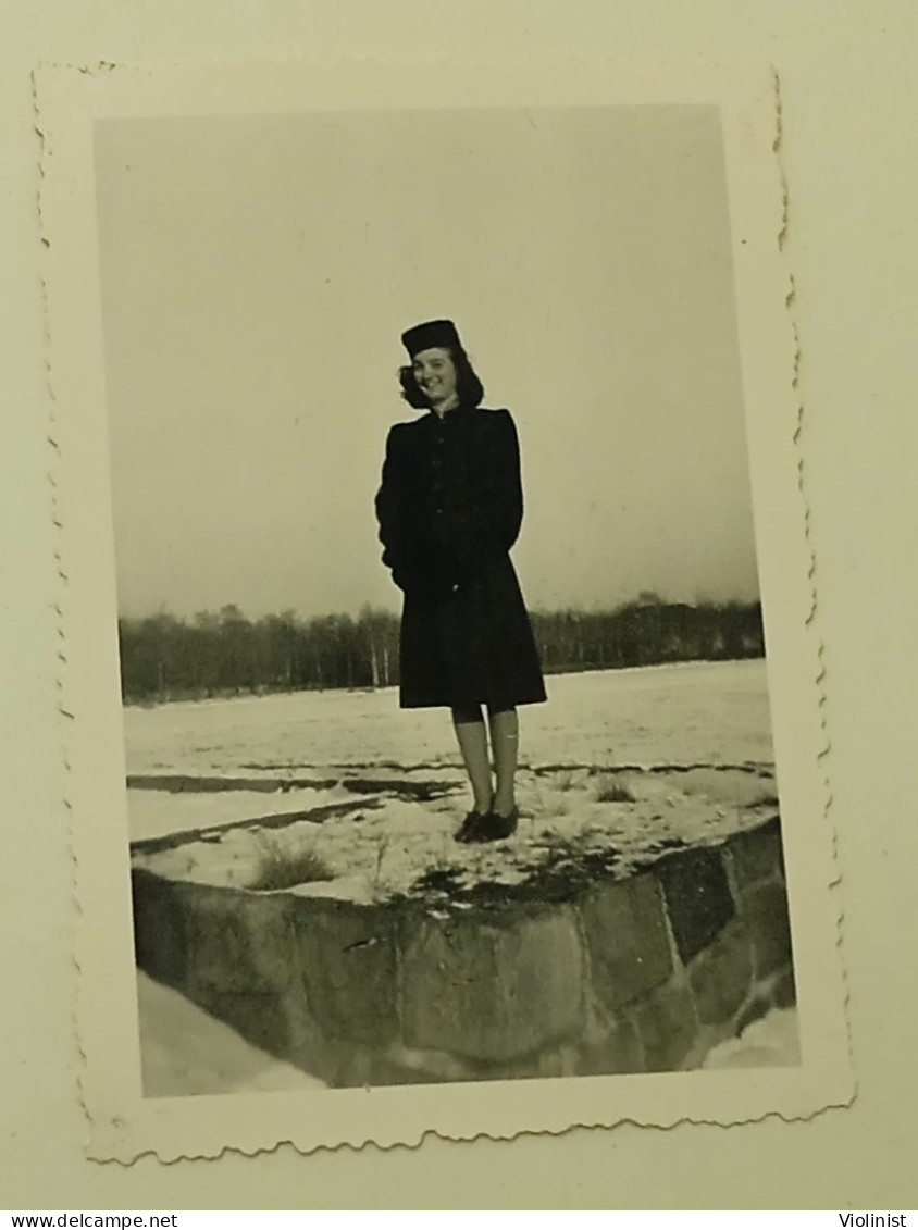 Germany-Girl In The Snow-Photo Gowin,Finsterwalde-old Photo - Places