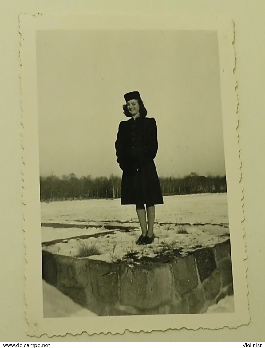 Germany-Girl In The Snow-Photo Gowin,Finsterwalde-old Photo - Lugares