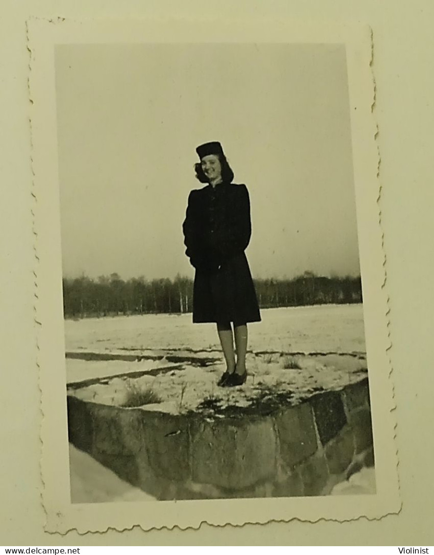 Germany-Girl In The Snow-Photo Gowin,Finsterwalde-old Photo - Lugares