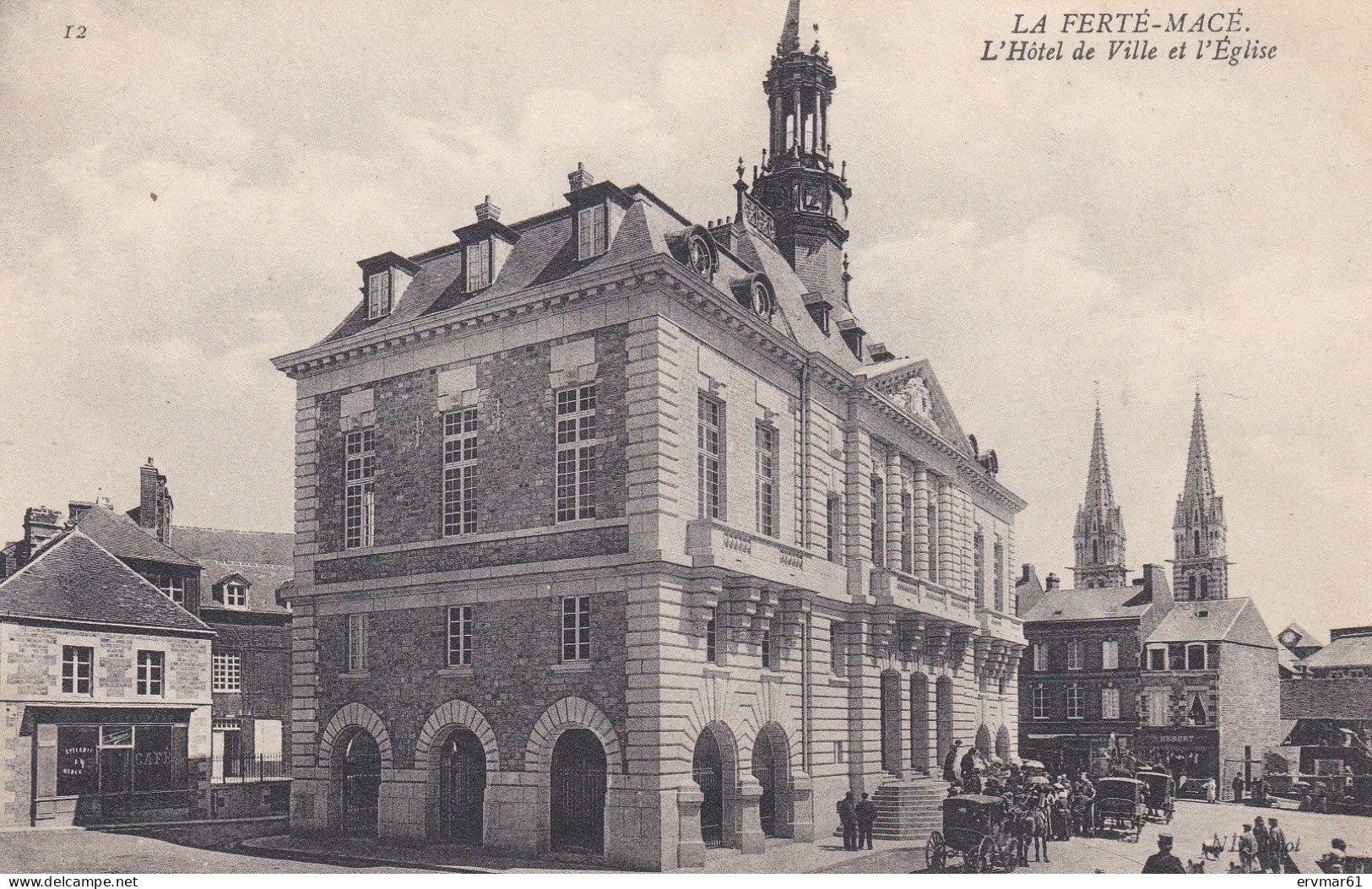 61 - La FERTE-MACE - L'Hôtel De Ville Et L'Eglise - La Ferte Mace