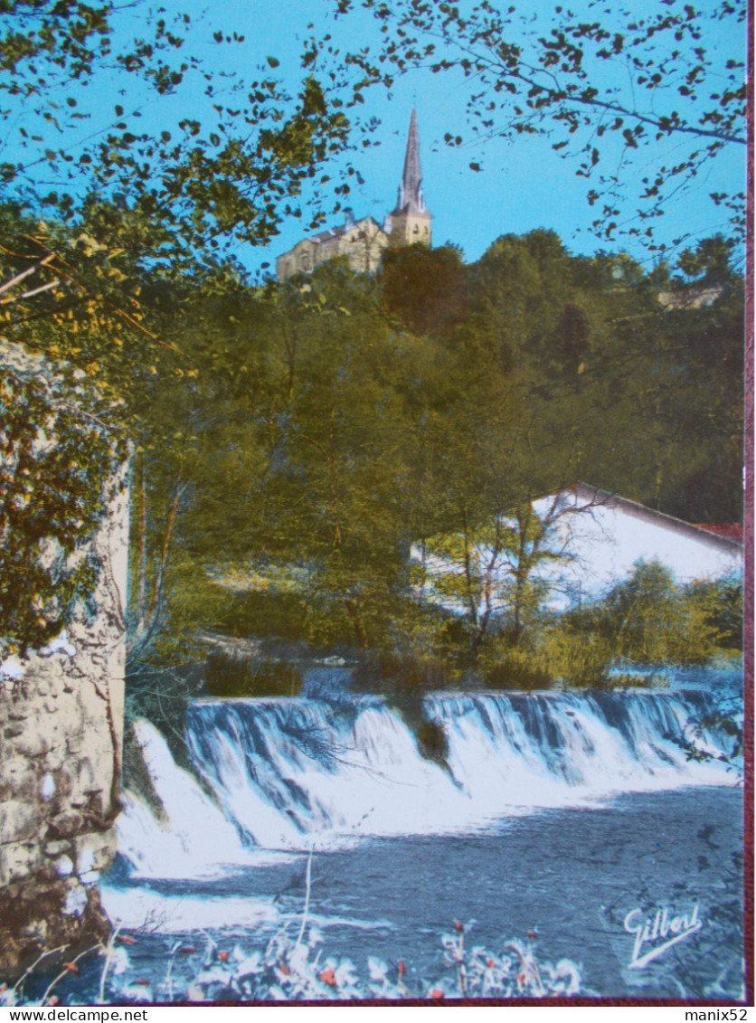 17 - SAINT-AIGULIN - La Cascade Du Moulin - Au Fond: Le Clocher De La Roche Chalais. (Rare) - Autres & Non Classés