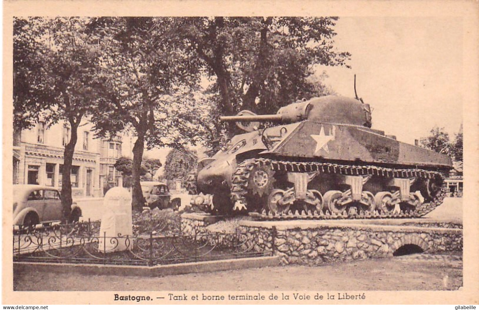  Bastogne - Tank Et Borne Terminale De La Voie De La Liberté - Bastenaken