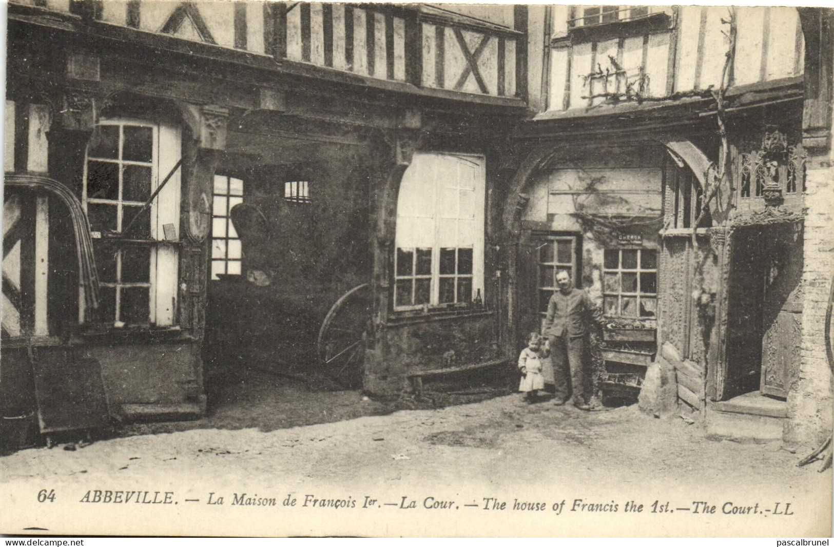 ABBEVILLE - LA MAISON DE FRANCOIS Ier - LA COUR - Abbeville