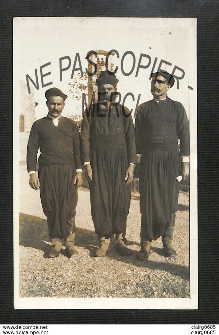 GRÈCE -  Trois Turcs En Habits Traditionnels Noirs- Photo-carte  F. FIORILLO - RARE - Griekenland