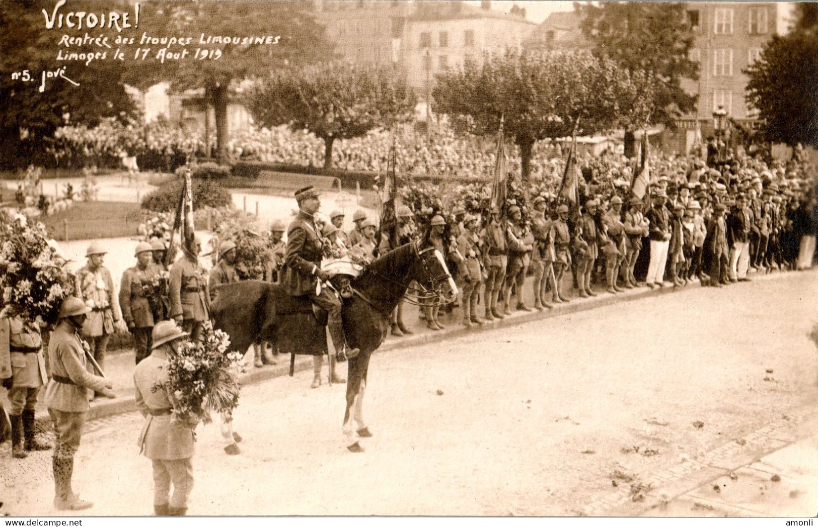 87. HAUTE-VIENNE - LIMOGES. Victoire ! Rentrée Des Troupes Limousines 17 Août 1919 Devant La Mairie. - Limoges