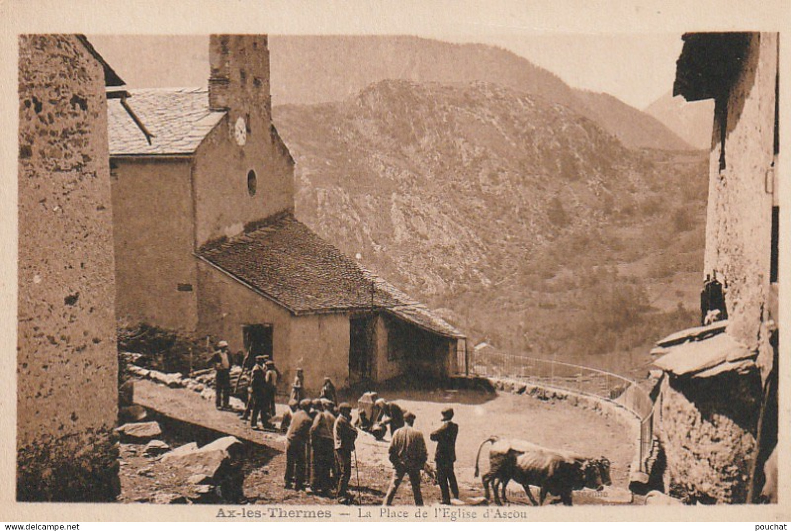 WA 20-(09) AX LES THERMES - LA PLACE DE L' EGLISE D' ASCOU - ANIMATION , VILLAGEOIS - BOEUFS - 2 SCANS - Other & Unclassified