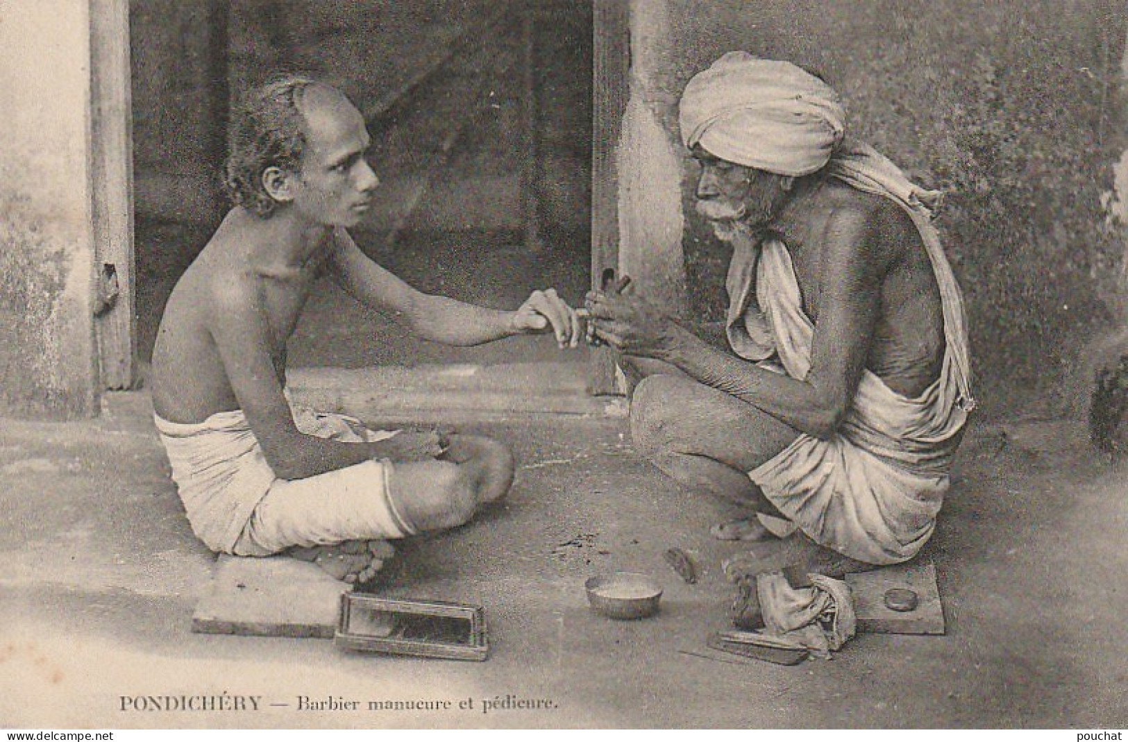 XU 3-( INDE ) PONDICHERY -  BARBIER MANUCURE ET PEDICURE - 2 SCANS - India