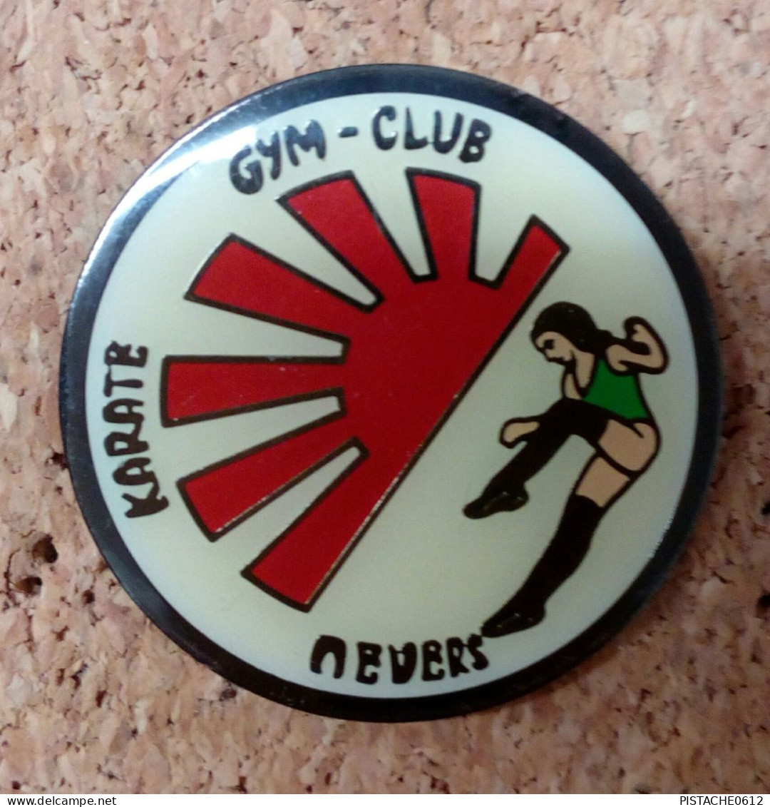 Pin's Karaté Gym-Club Nevers Niévre - Judo