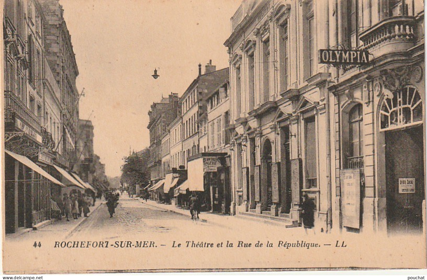 XU 13-(17) ROCHEFORT SUR MER - LE THEATRE ET LA RUE DE LA REPUBLIQUE - 2 SCANS - Rochefort