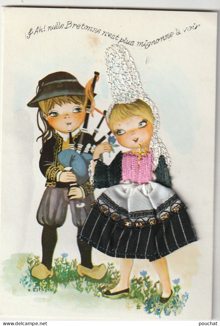 XU 19-(22) "  BRETONNE MIGNONNE " CARTE FANTAISIE BRODEE , AJOUT DE TISSU - COUPLE DE BRETONS - EDIT. VACANCES , PLERIN - Vestuarios