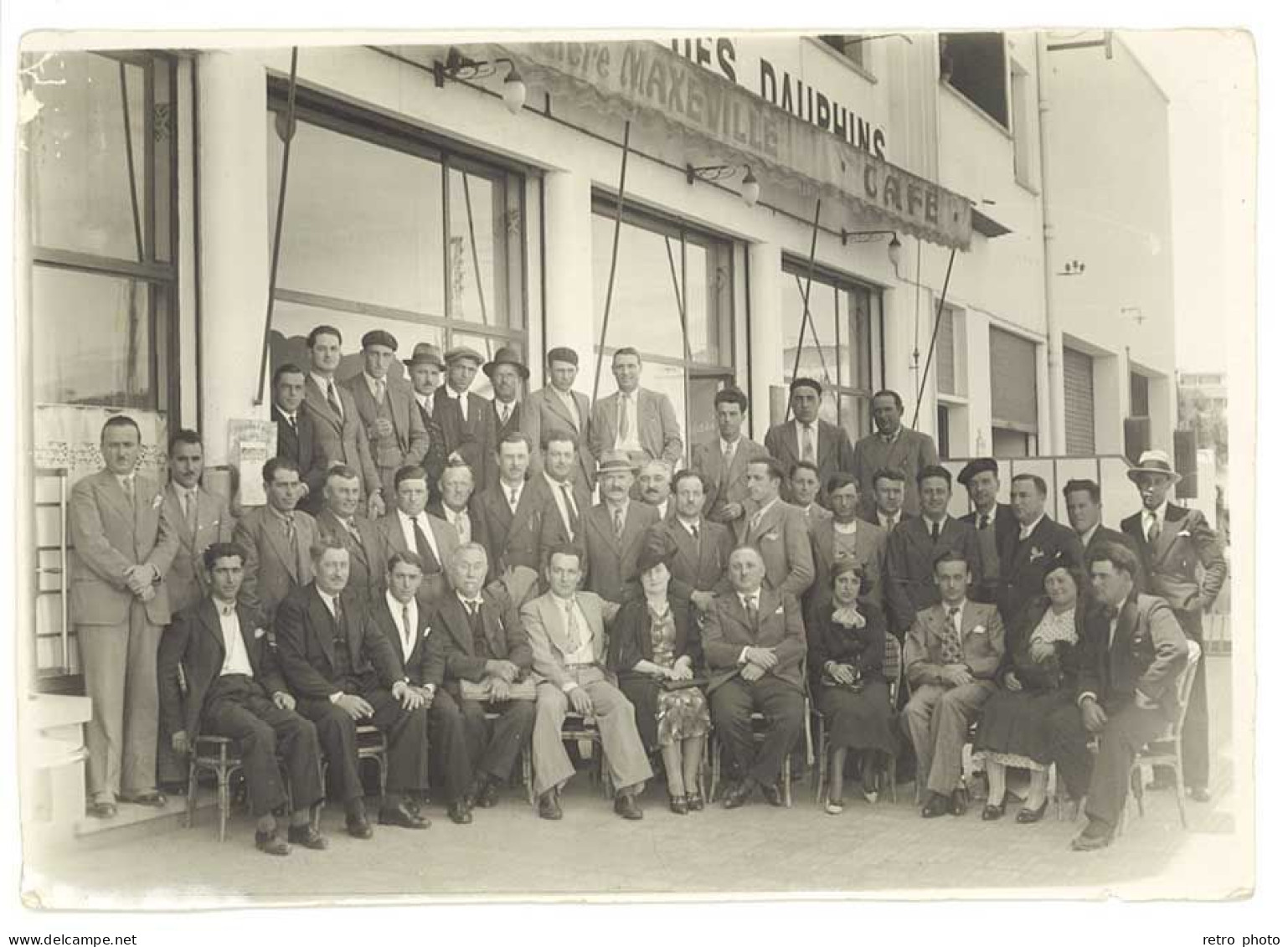 Grande Photo Ruthmann, Rabat, Maroc - Hommes Devant Bistrot, Pub Bière Maxéville - Places