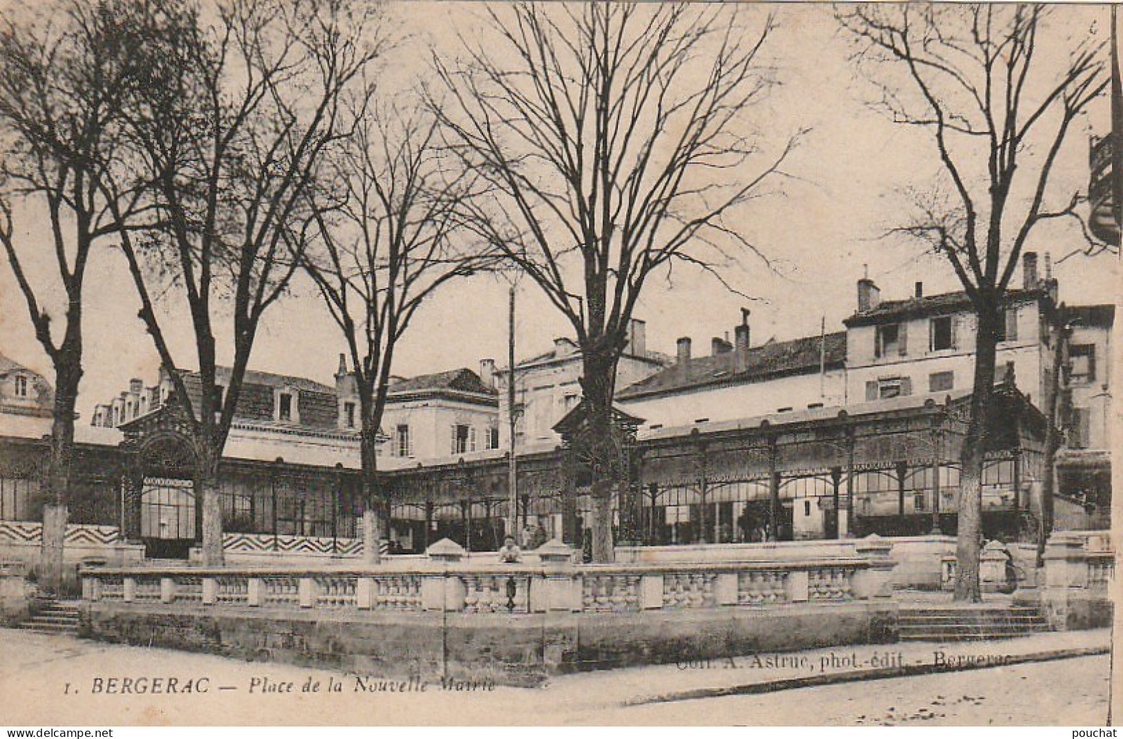 XU 21-(24) BERGERAC - PLACE DE LA NOUVELLE MAIRIE - EDIT. ASTRUC , BERGERAC - 2 SCANS - Bergerac