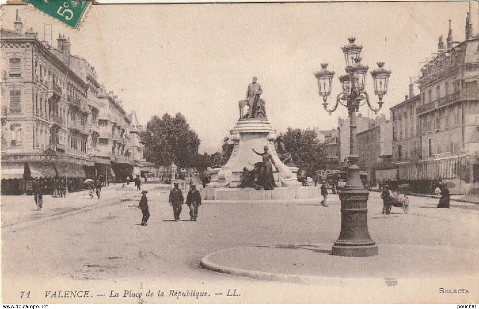 XU 24-(26) VALENCE - LA PLACE DE LA REPUBLIQUE - ANIMATION - 2 SCANS - Valence