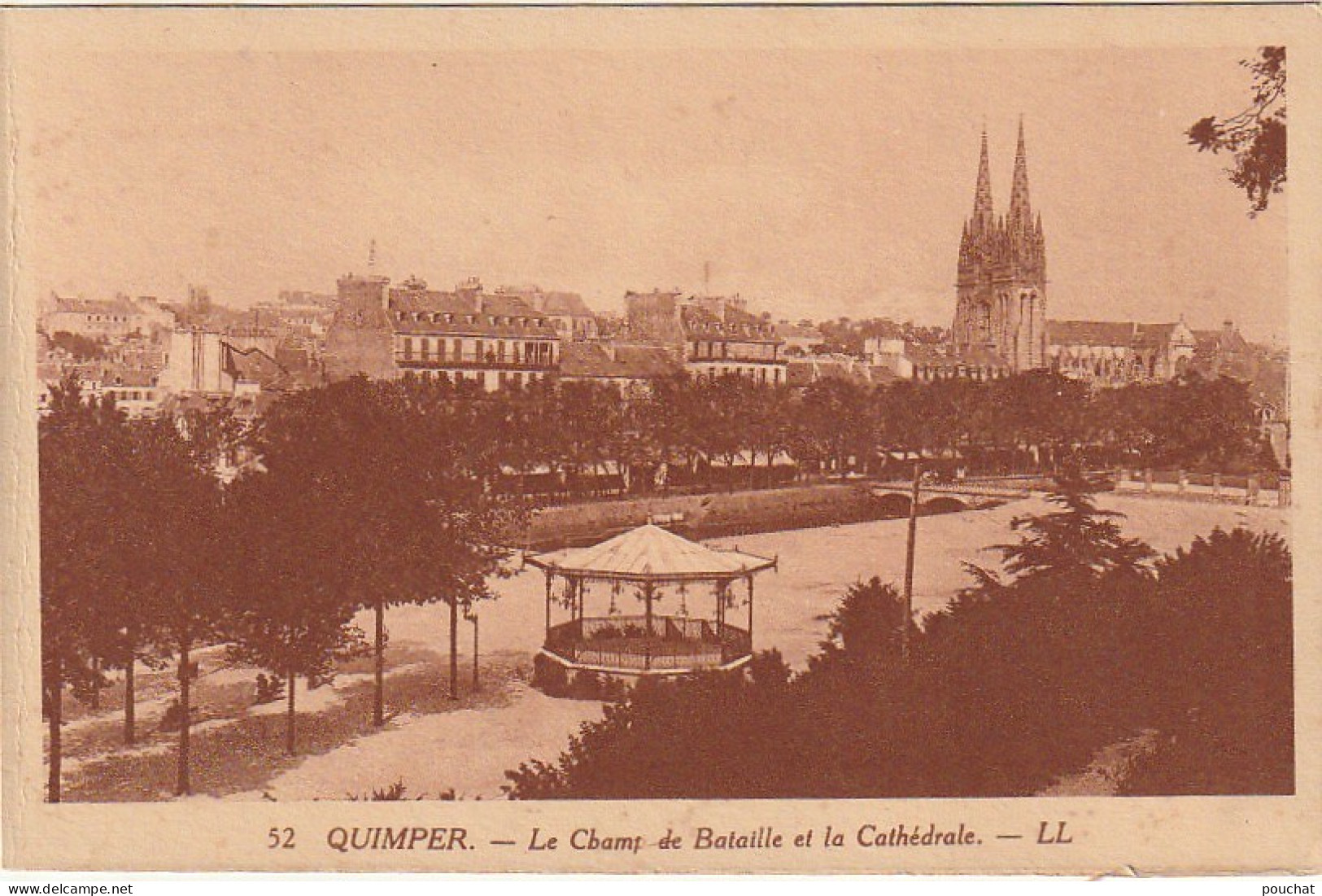 YO 5-(29) QUIMPER - LE CHAMP DE BATAILLE ET LA CATHEDRALE - 2 SCANS - Quimper