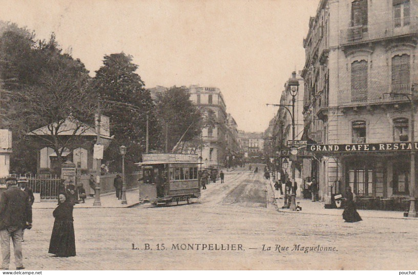 YO 15-(34) MONTPELLIER - LA RUE MAGUELONNE - ANIMATION - TRAMWAY - CAFE RESTAURANT - 2 SCANS - Montpellier