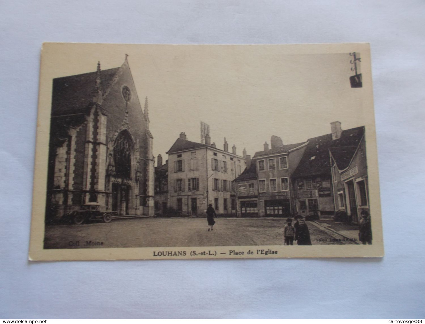 LOUHANS ( 71 Saone Et Loire )  LA PLACE DE L EGLISE  ANIMEES - Louhans