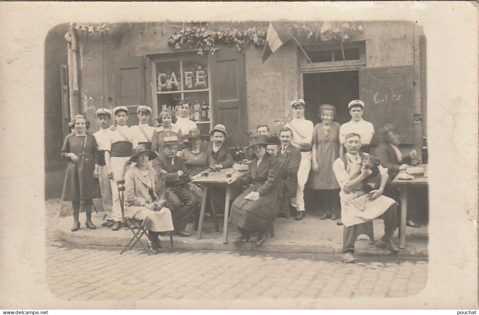 YO 25-(42) CARTE PHOTO PIERRE DECLOITRE , SAINT ETIENNE - DEVANTURE D' UN CAFE - ANIMATION  ( CELEBRATION , FETE ? ) - Saint Etienne