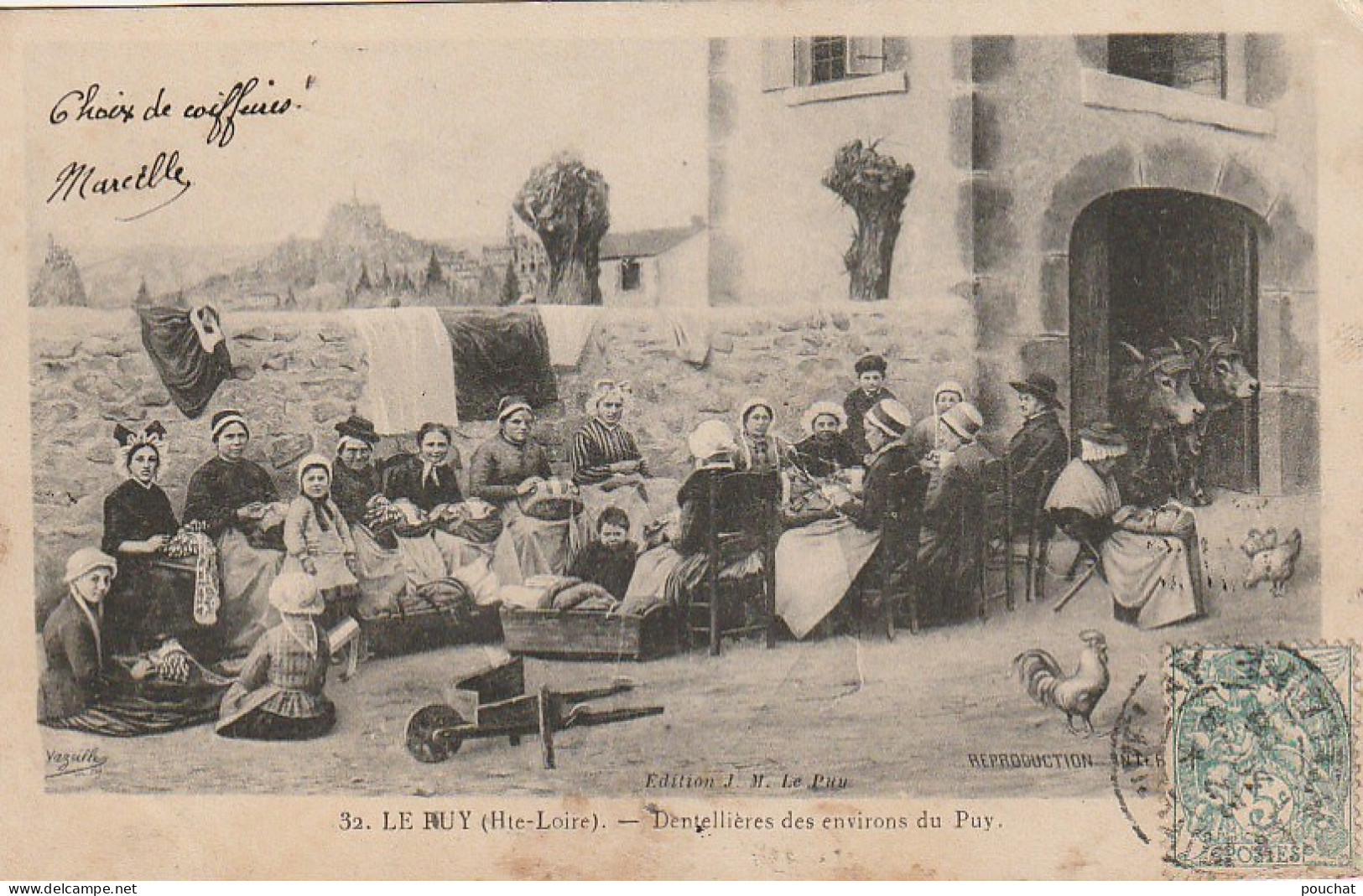 YO 26-(43) LE PUY - DENTELLIERES DES ENVIRONS DU PUY - VAZEILLE , EDIT . J. M - FEMMES ET ENFANTS DANS LA COUR DE FERME - Le Puy En Velay