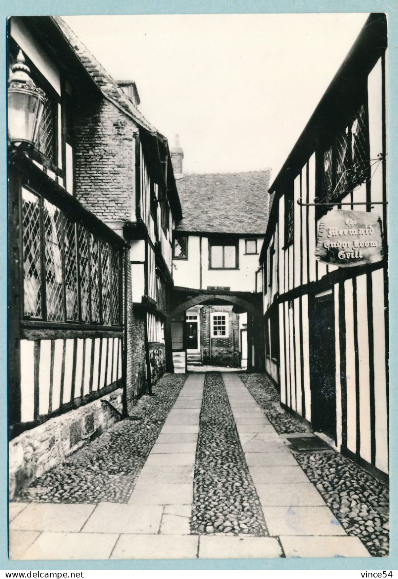 Mermaid Inn - Rye - Archway Through The Hotel Showing The Tudor Grill On The Right Hand Side - Rye