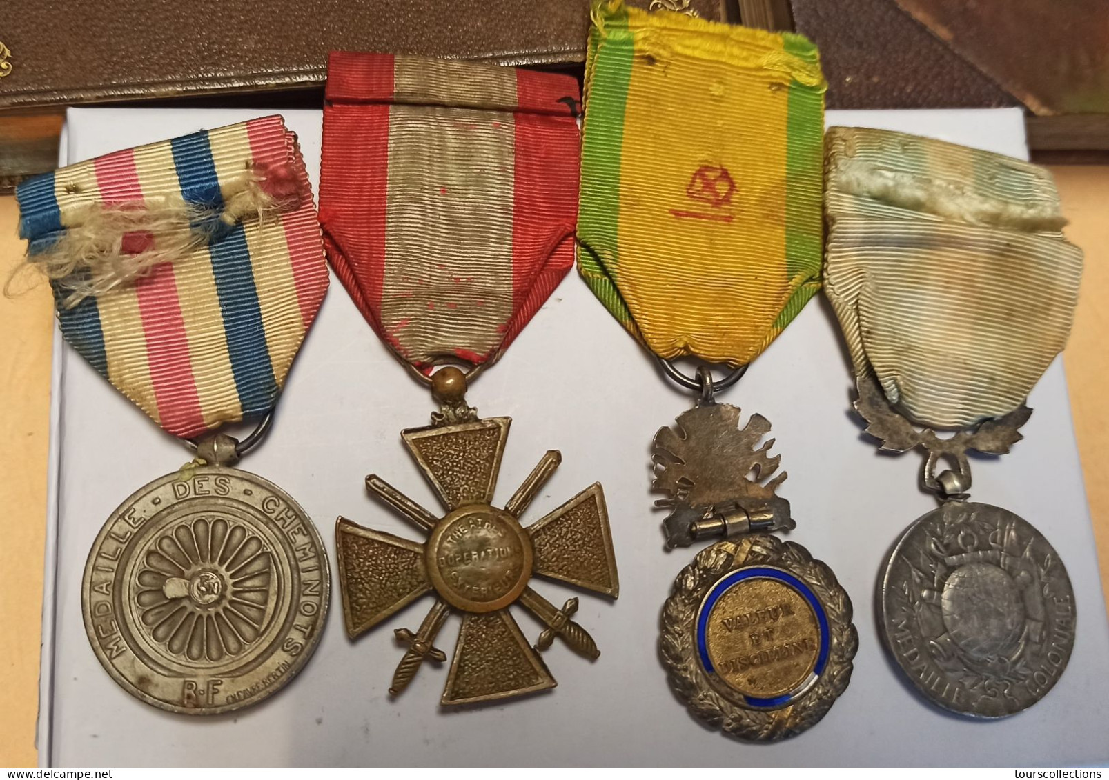 Petit Lot MEDAILLE COLONIALE MILITAIRE DECORATION OPERATIONS EXTERIEURES Et CHEMINOTS SNCF ( H. Poirey 1949) - Frankreich