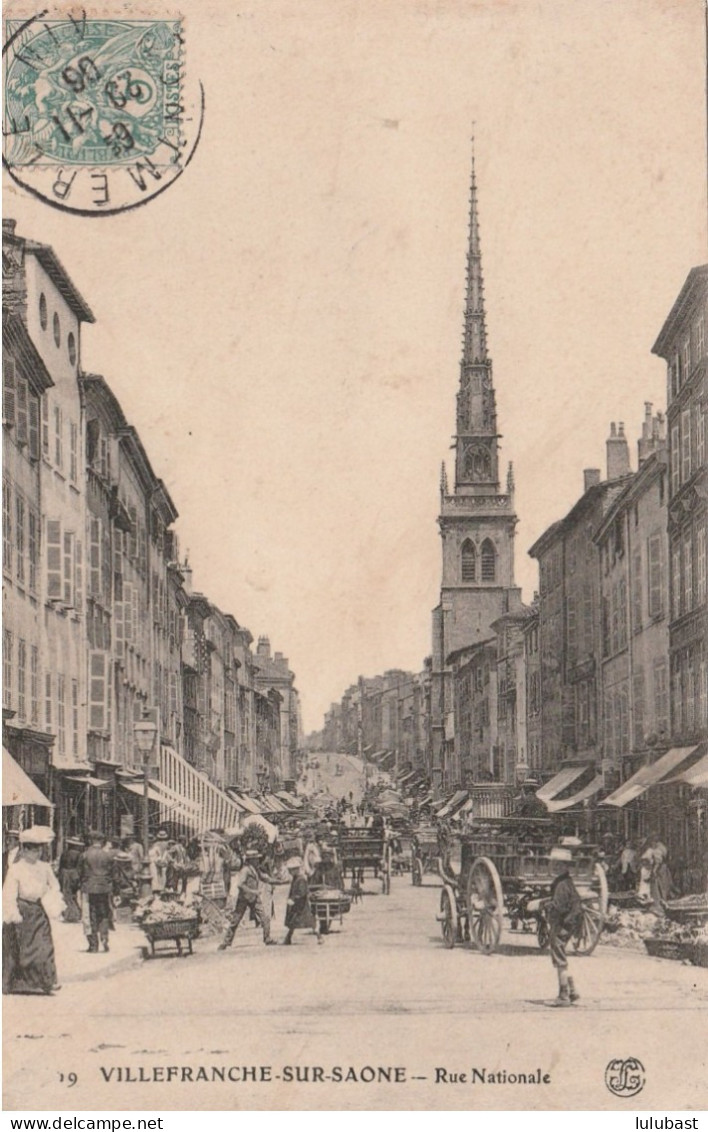 Villefranche Sur Saône : Rue Nationale...un Jour De Marché. - Villefranche-sur-Saone