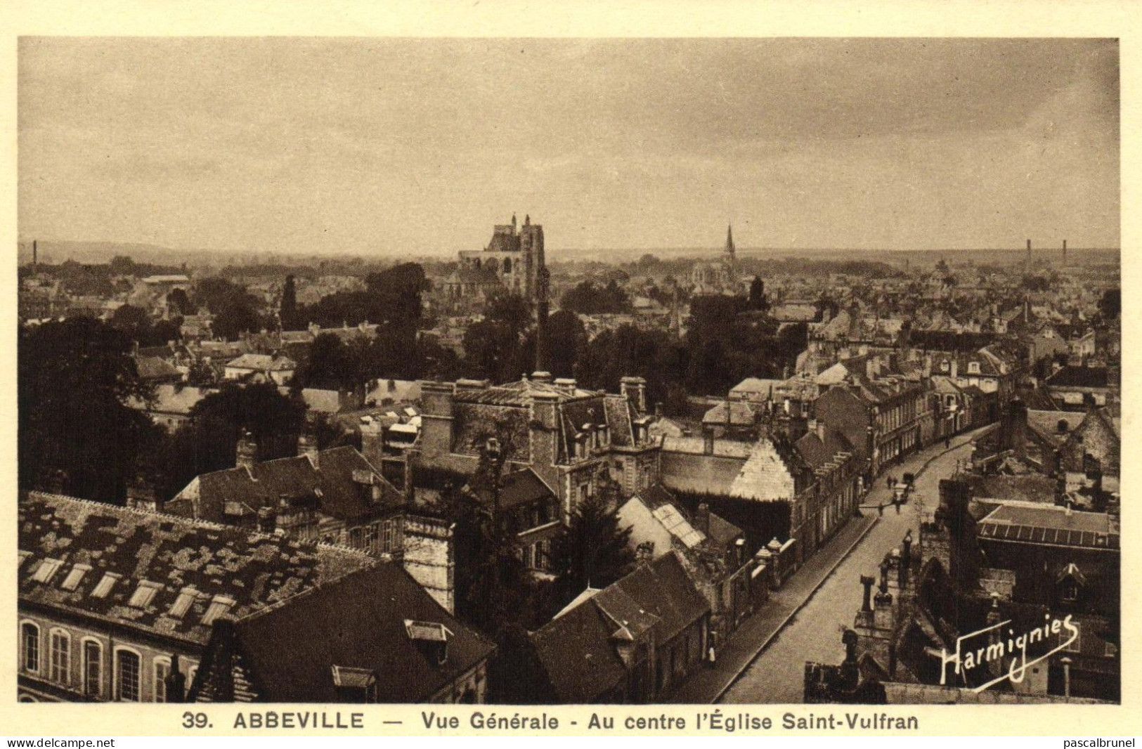 ABBEVILLE - VUE GENERALE ( AU CENTRE L' EGLISE SAINT VULFRAN ) - Abbeville