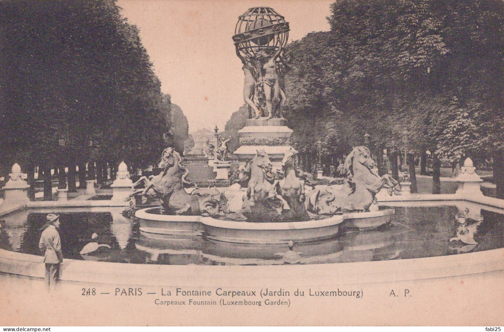 PARIS LA FONTAINE CARPEAUX - Parques, Jardines