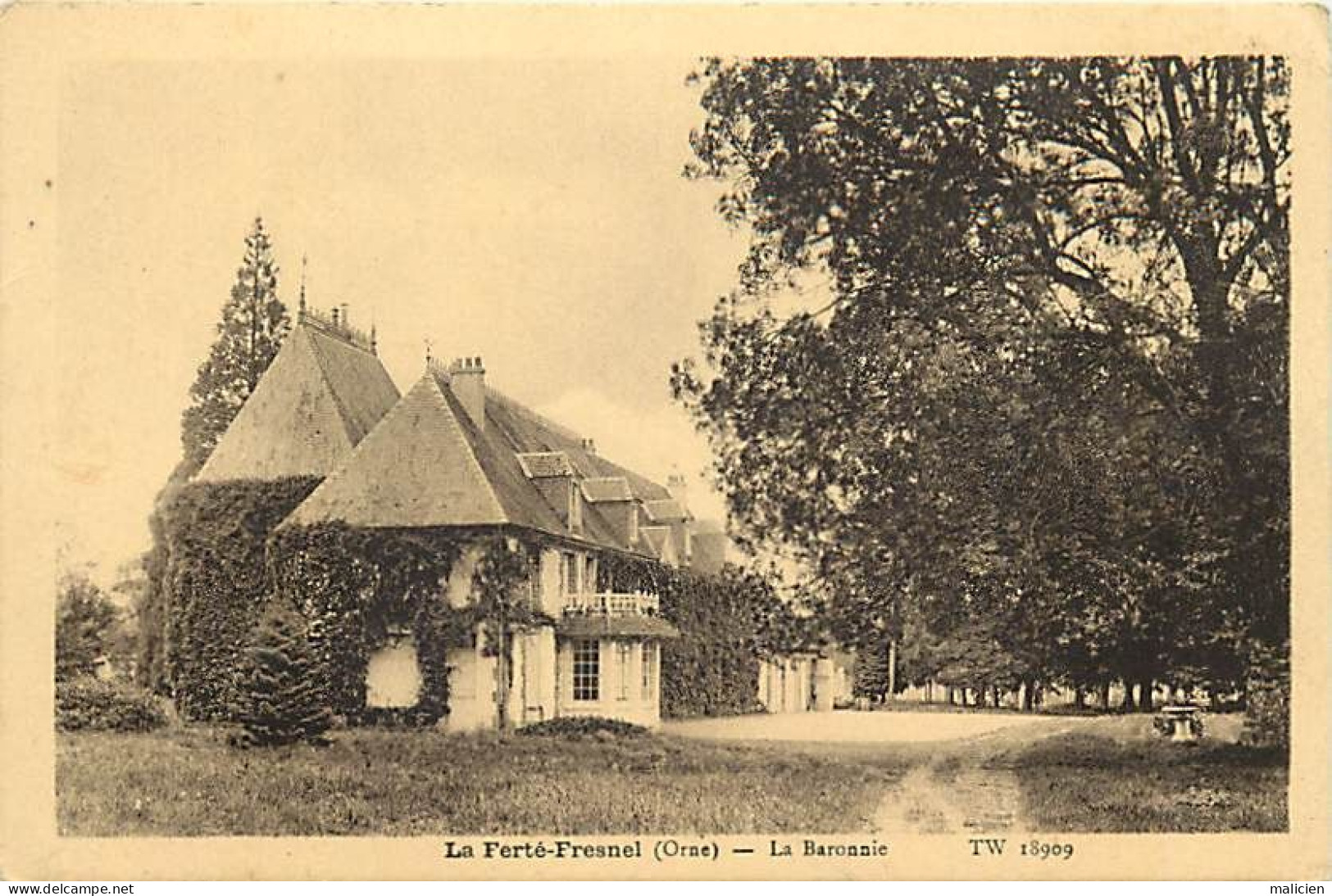 - Orne -ref-B786- La Ferté Fresnel - La Baronnie - Château - Châteaux - - Autres & Non Classés