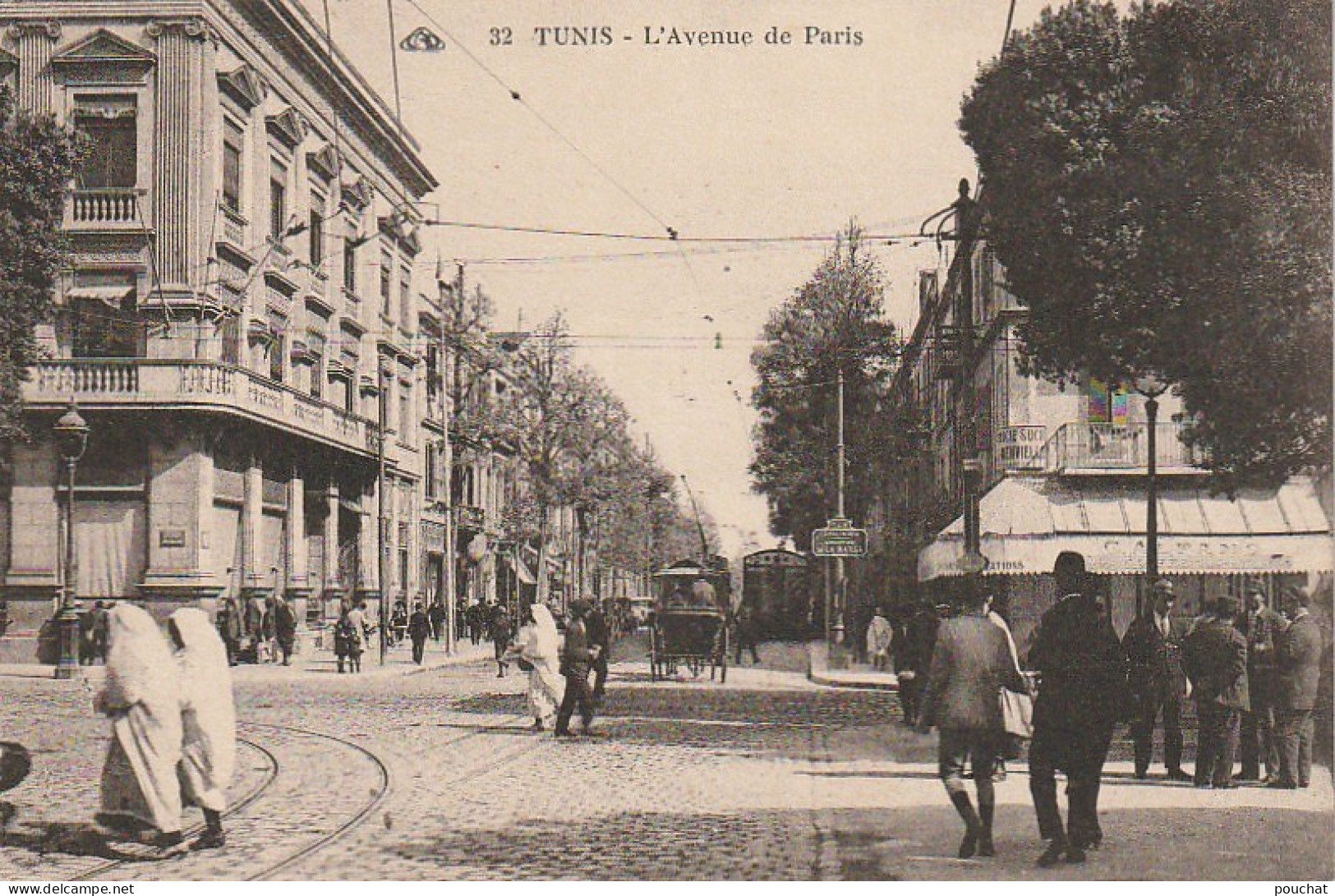 ZA 15- TUNIS ( TUNISIE ) - L' AVENUE DE PARIS - ANIMATION - 2 SCANS - Tunisie