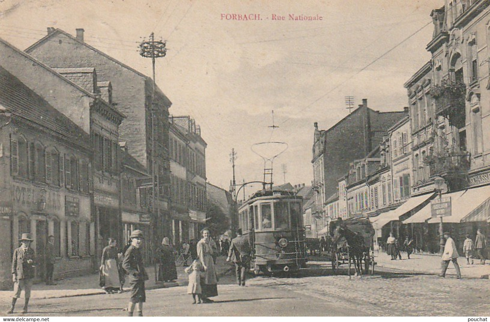 ZA 25-(57) FORBACH - RUE NATIONALE - ANIMATION - TRAMWAY - COMMERCES - HOTEL HAAS - 2 SCANS - Forbach