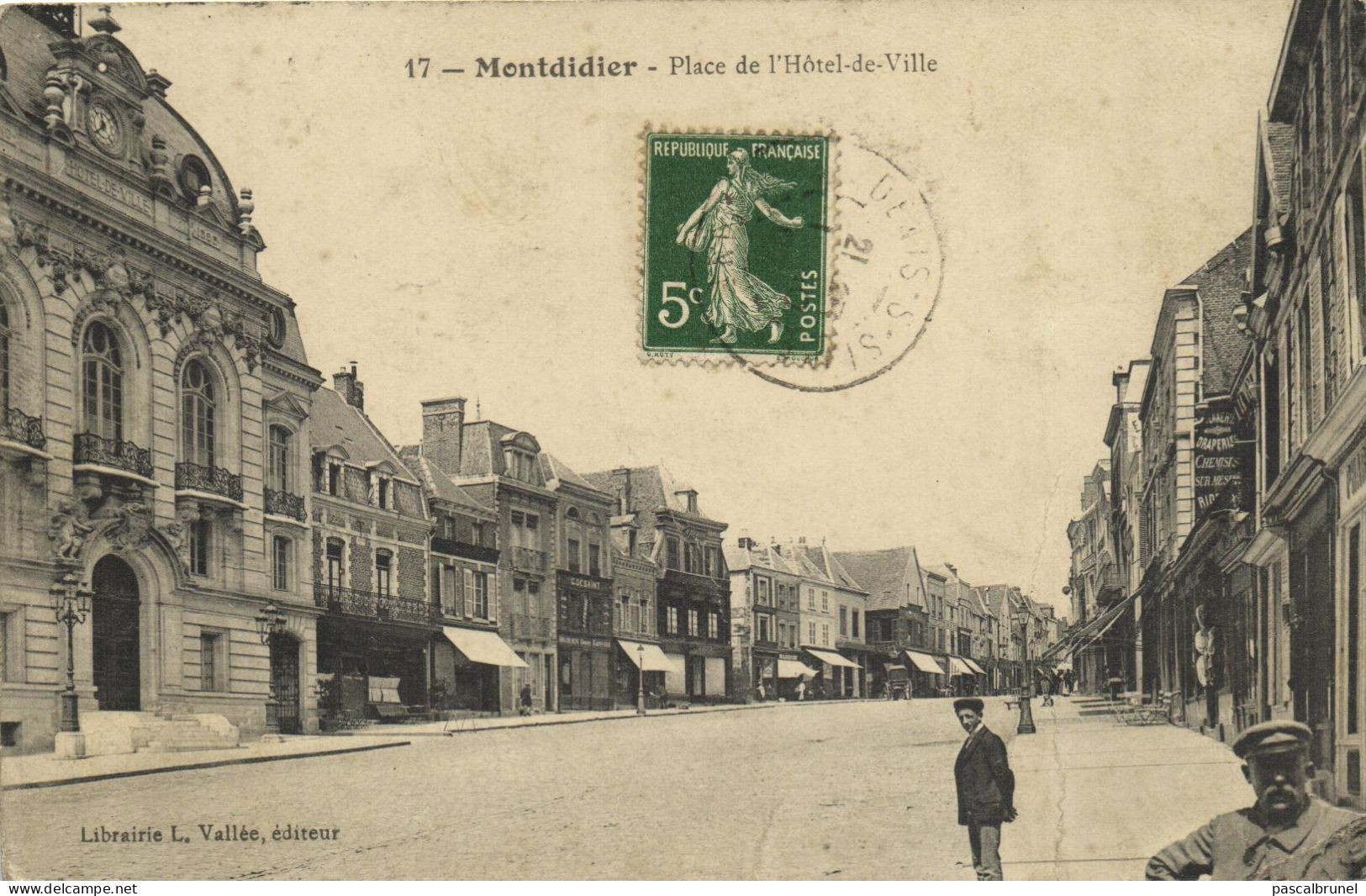 MONTDIDIER - PLACE DE L'HOTEL DE VILLE - Montdidier
