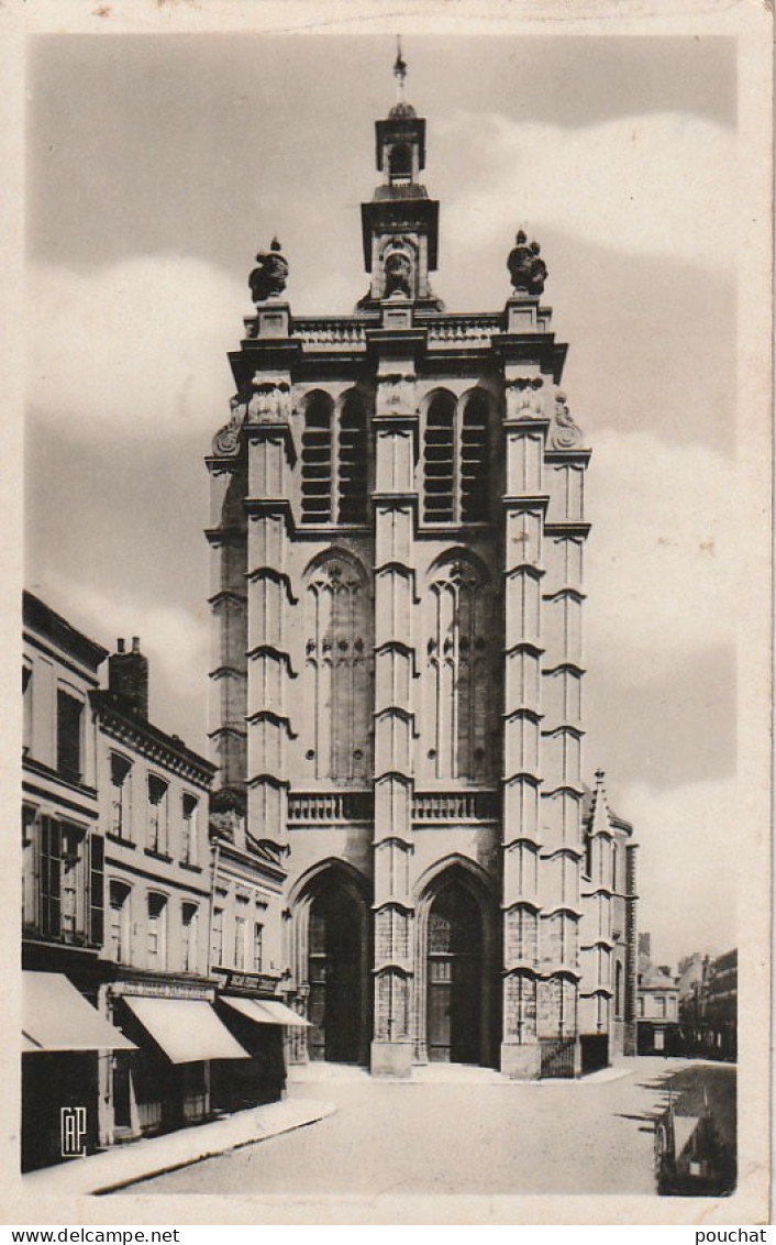 Z+ 1-(59) DOUAI - L' EGLISE SAINT PIERRE - 2 SCANS - Douai