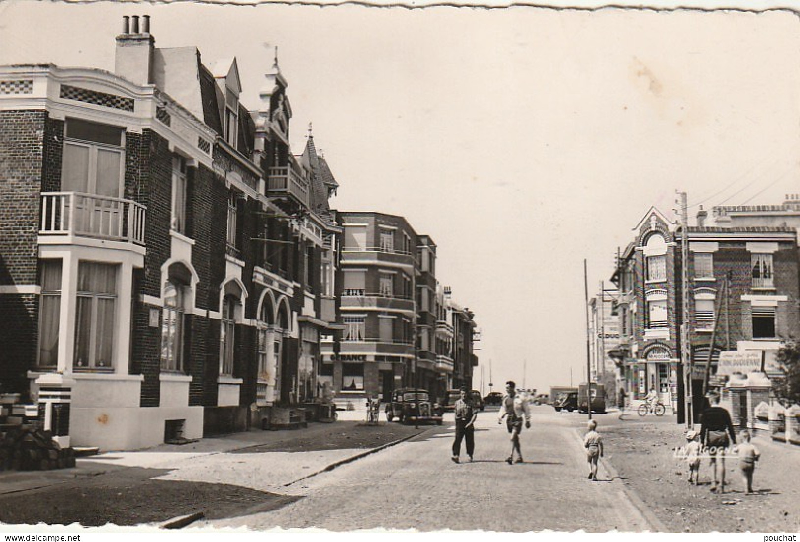 Z+ 1-(59) BRAY DUNES - L' AVENUE CONDUISANT A LA MER - ANIMATION - 2 SCANS - Bray-Dunes