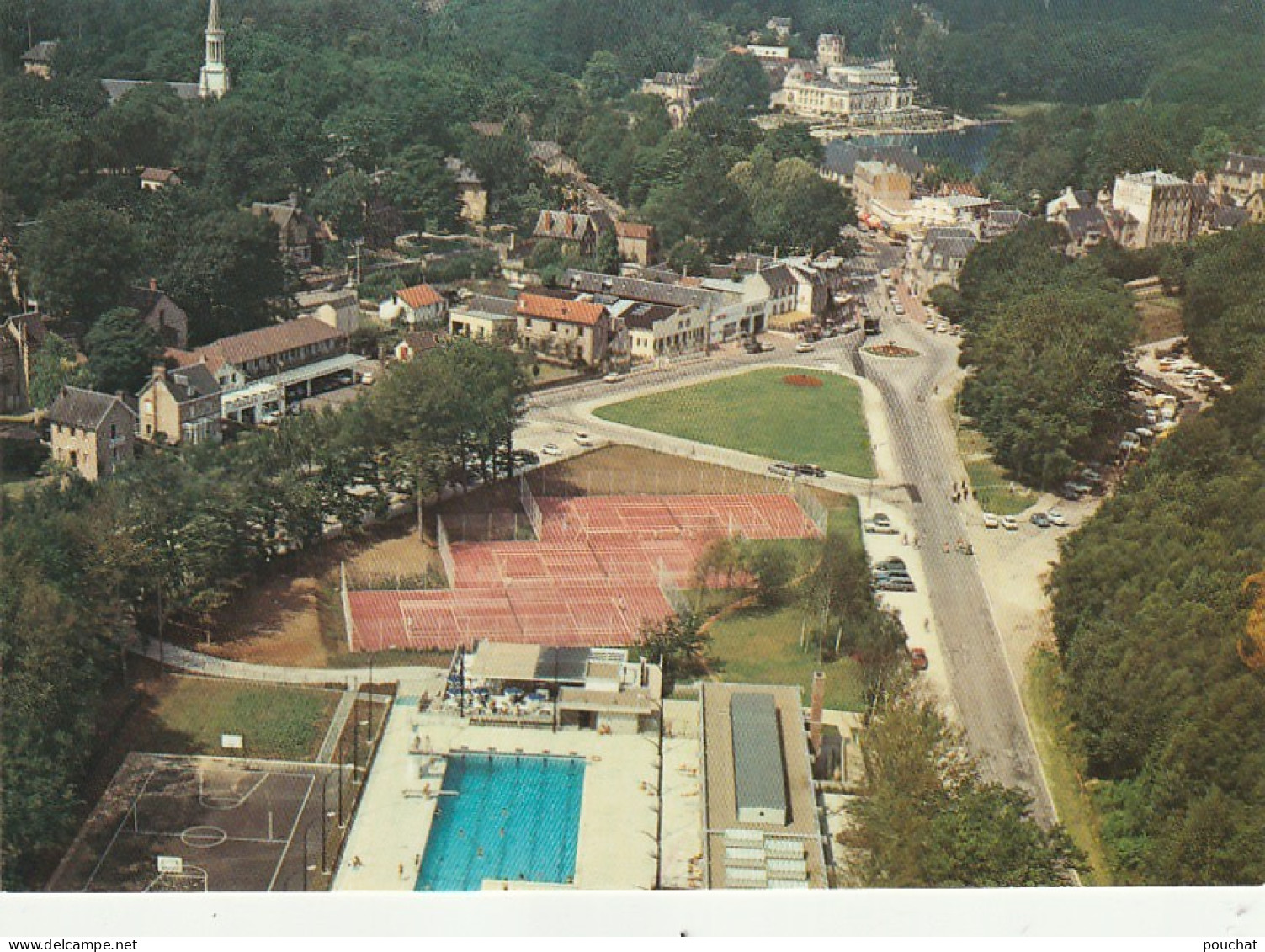 Z+ -(61) BAGNOLES DE L' ORNE - VUE D' ENSEMBLE - LES  TENNIS ET LA PISCINE ( ARCH. MAILLARD ET DUCAMP ) - VUE AERIENNE - Bagnoles De L'Orne