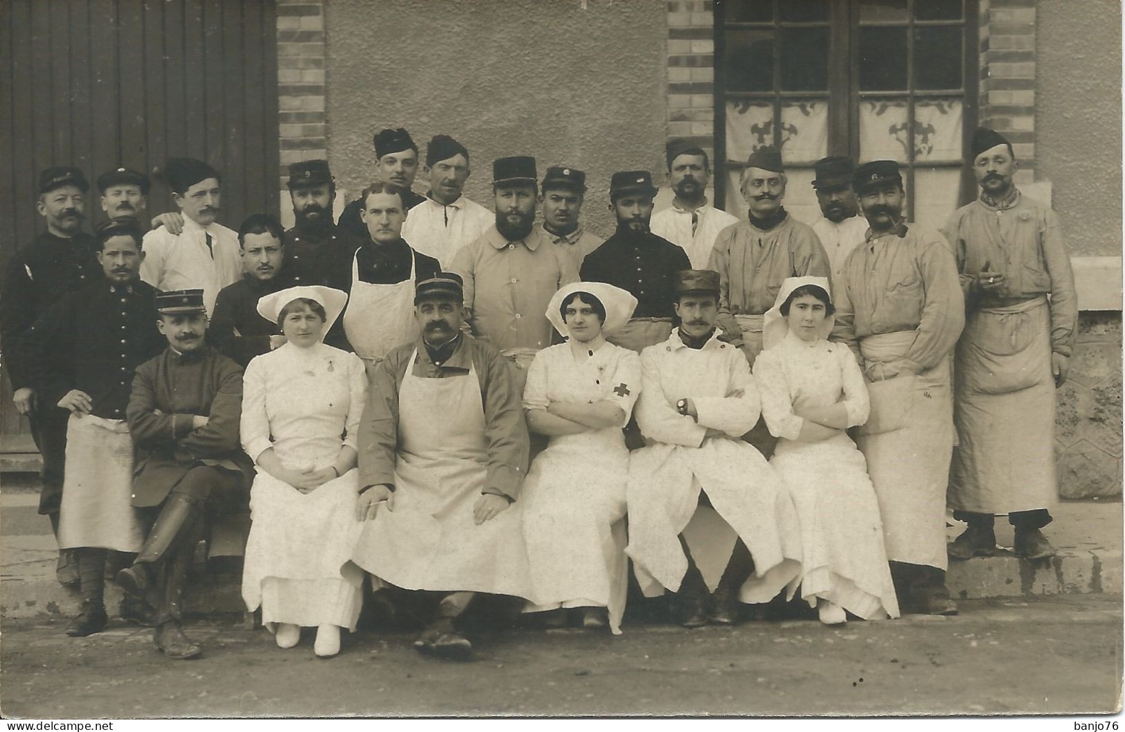 Carte Photo MILITARIA - Hôpital Militaire - Groupe De Médecins Et Infirmières - War 1914-18