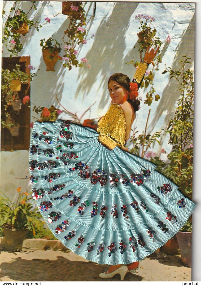 Z++ 14- ESPANA TIPICA - CARTE FANTAISIE BRODEE , AJOUT DE TISSU AVEC BRILLANTS - DANSEUSE DE FLAMENCO - 2 SCANS - Brodées