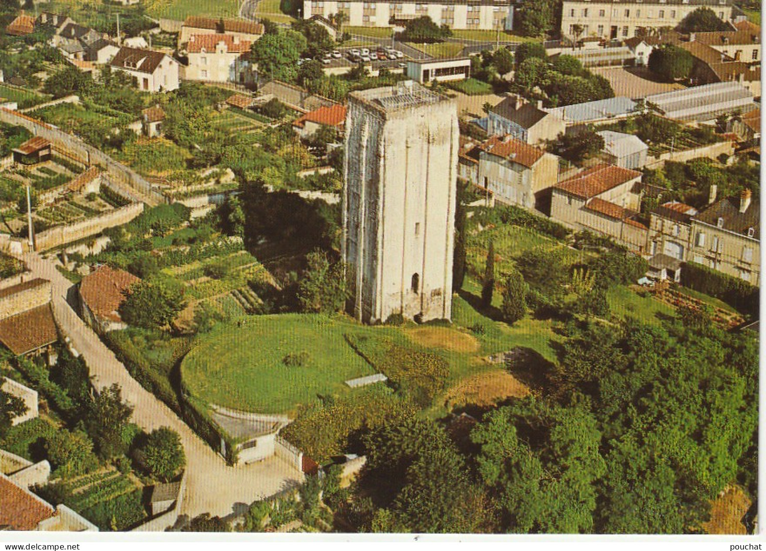 Z++ 18-(86) LOUDUN - LA TOUR CARREE - VUE GENERALE AERIENNE - 2 SCANS - Loudun