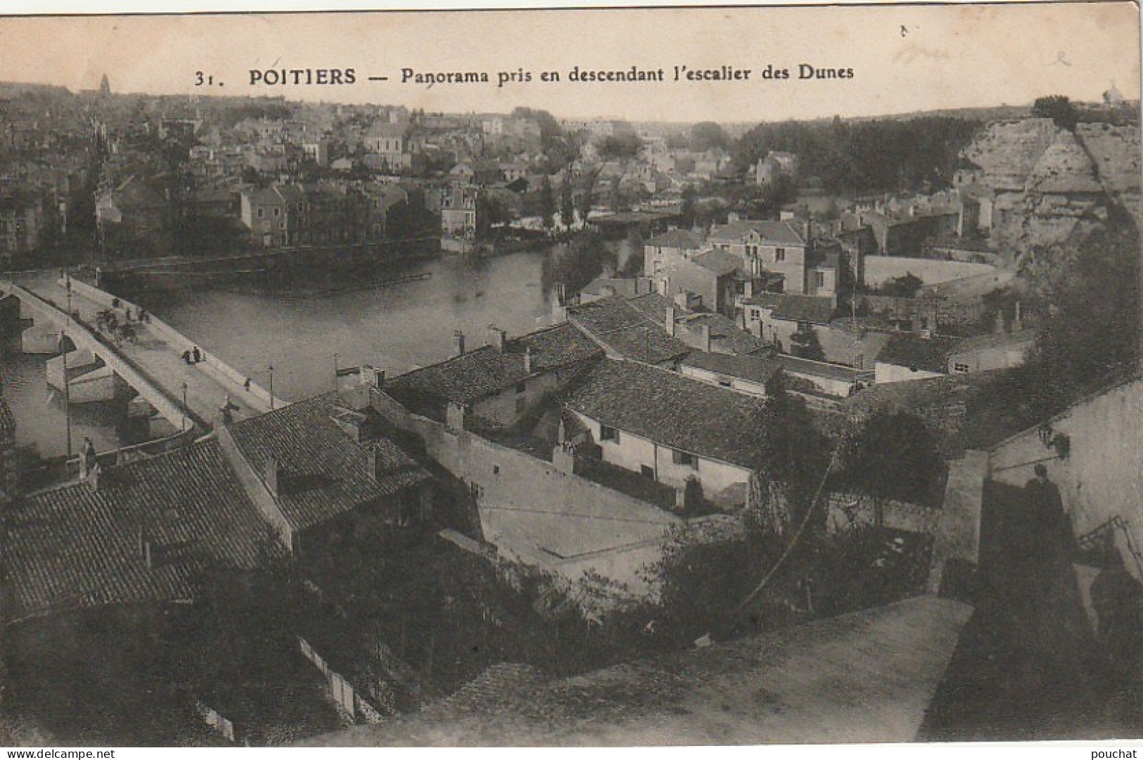 Z++ 18-(86) POITIERS - PANORAMA PRIS EN DESCENDANT L' ESCALIER DES DUNES - 2 SCANS - Poitiers