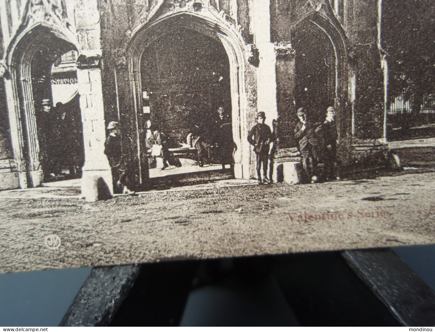 Belle Cpa Animée - Market Cross And Cathedral Tower, Chichester. 1908 - Autres & Non Classés